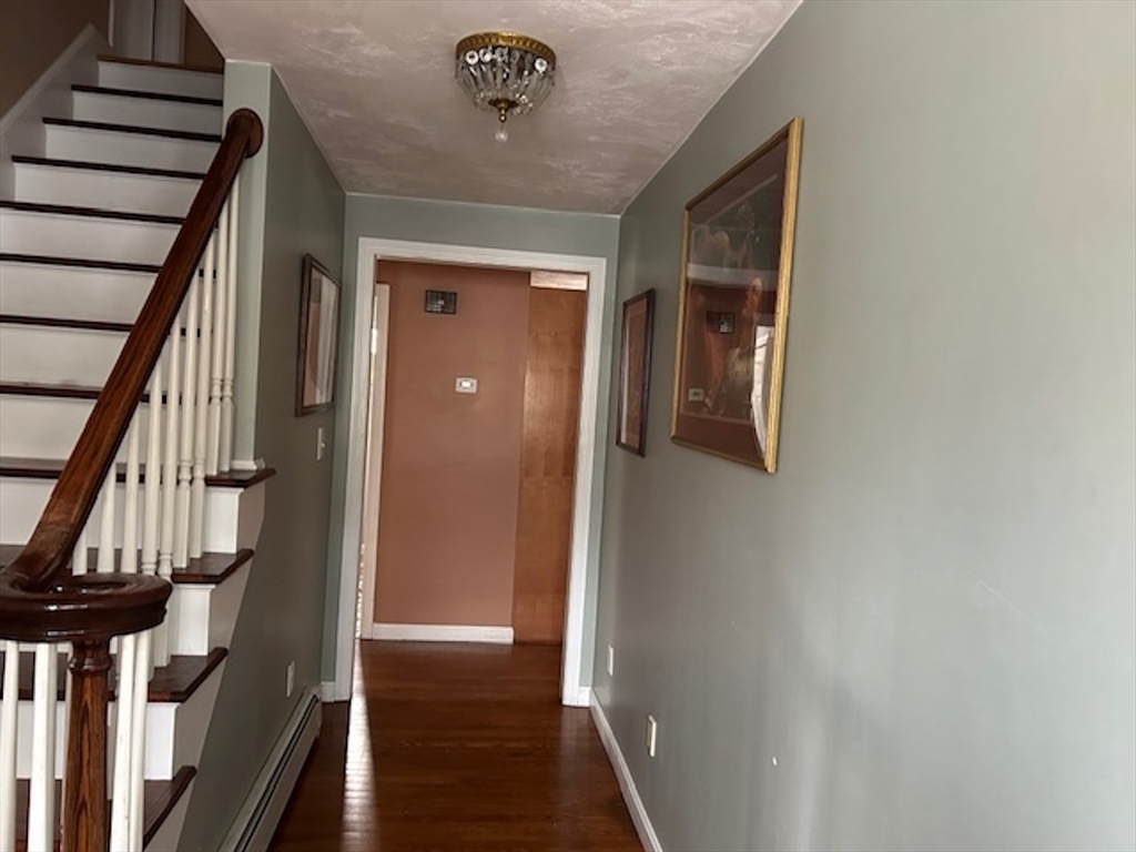 Property Photo:  21 Bedford Drive  MA 01536 