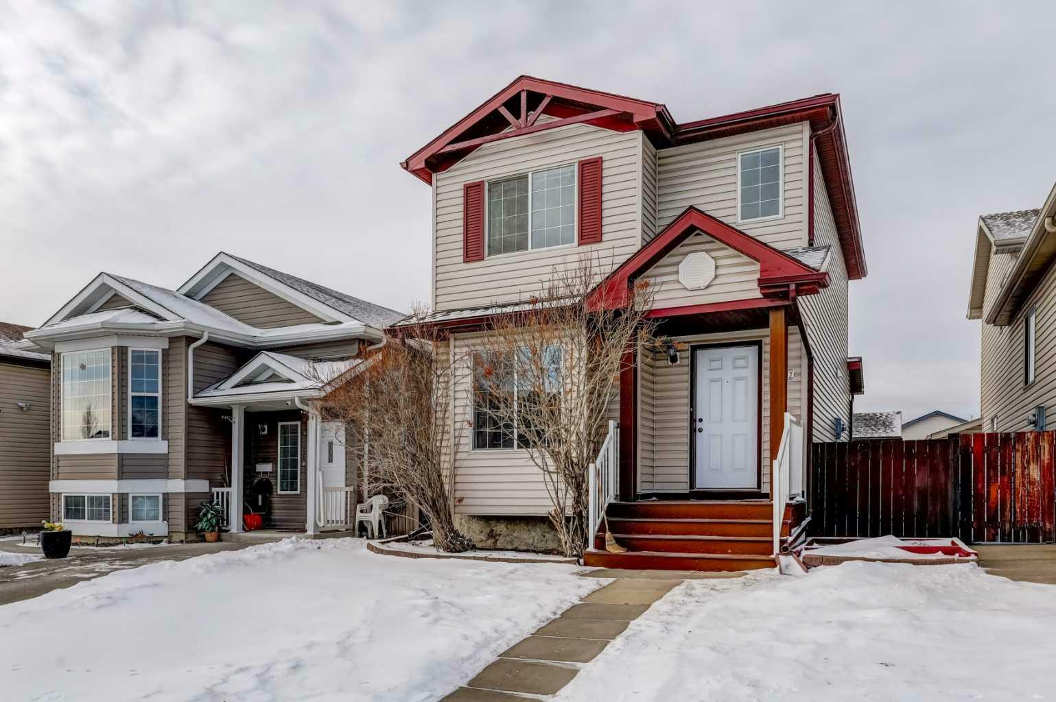 Property Photo:  162 Martin Crossing Close NE  AB T3J 3S1 