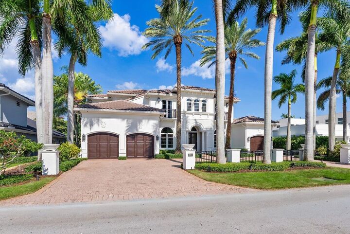 Property Photo:  2124 W Maya Palm Drive  FL 33432 