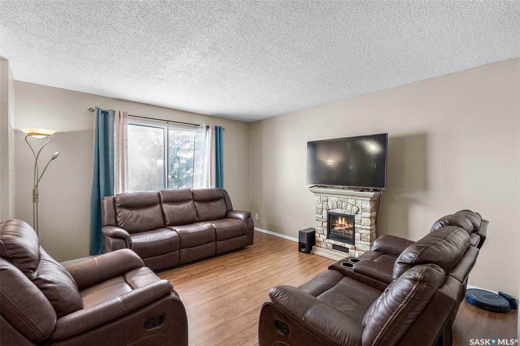 Property Photo:  59 McCully Crescent  SK S7L 5L8 