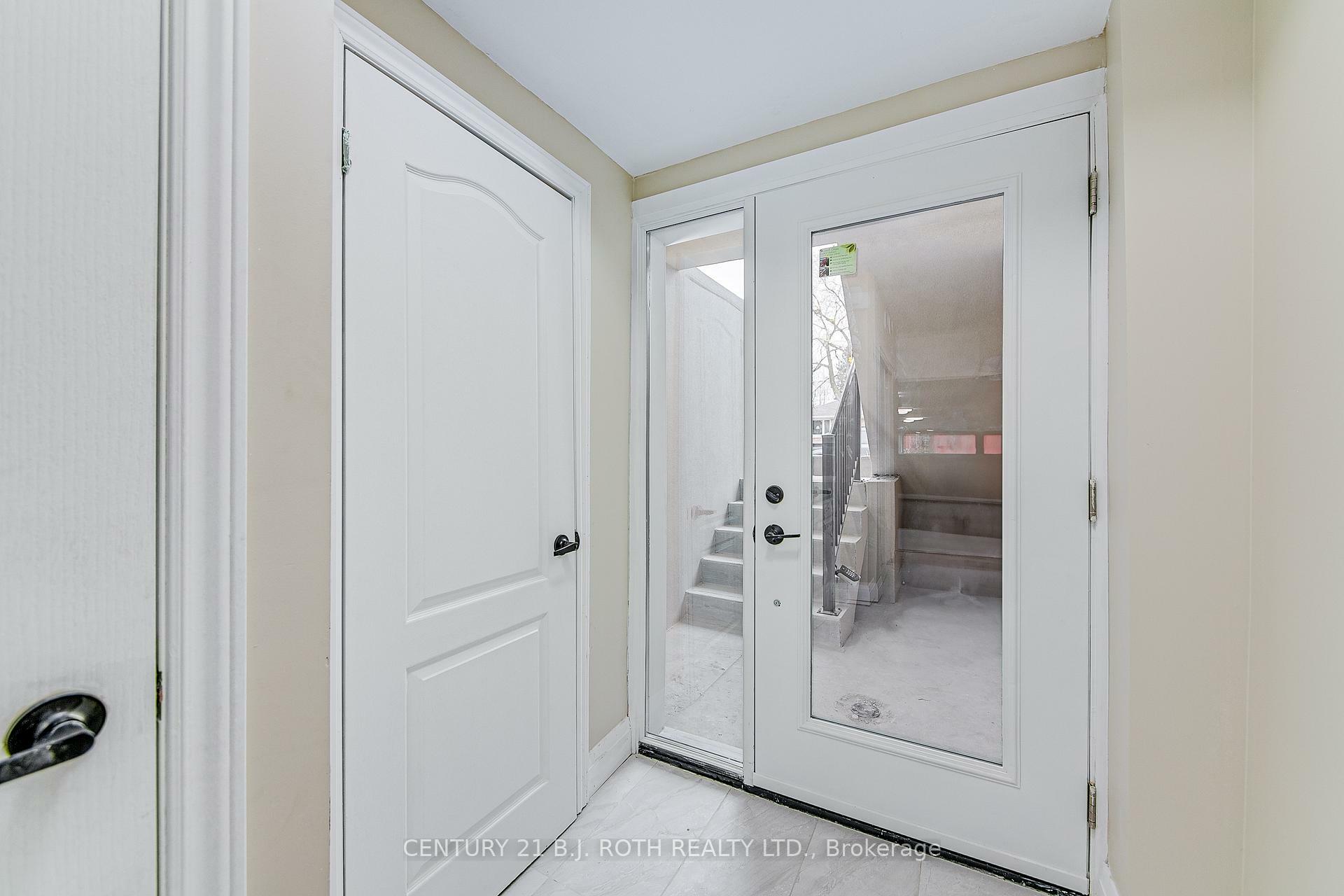 Property Photo: 82 Peel Street 2 ON L4M 3K7