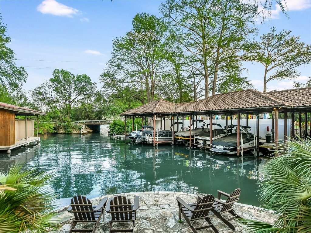 Property Photo: 1910 Rue De St Tropez 4 TX 78746