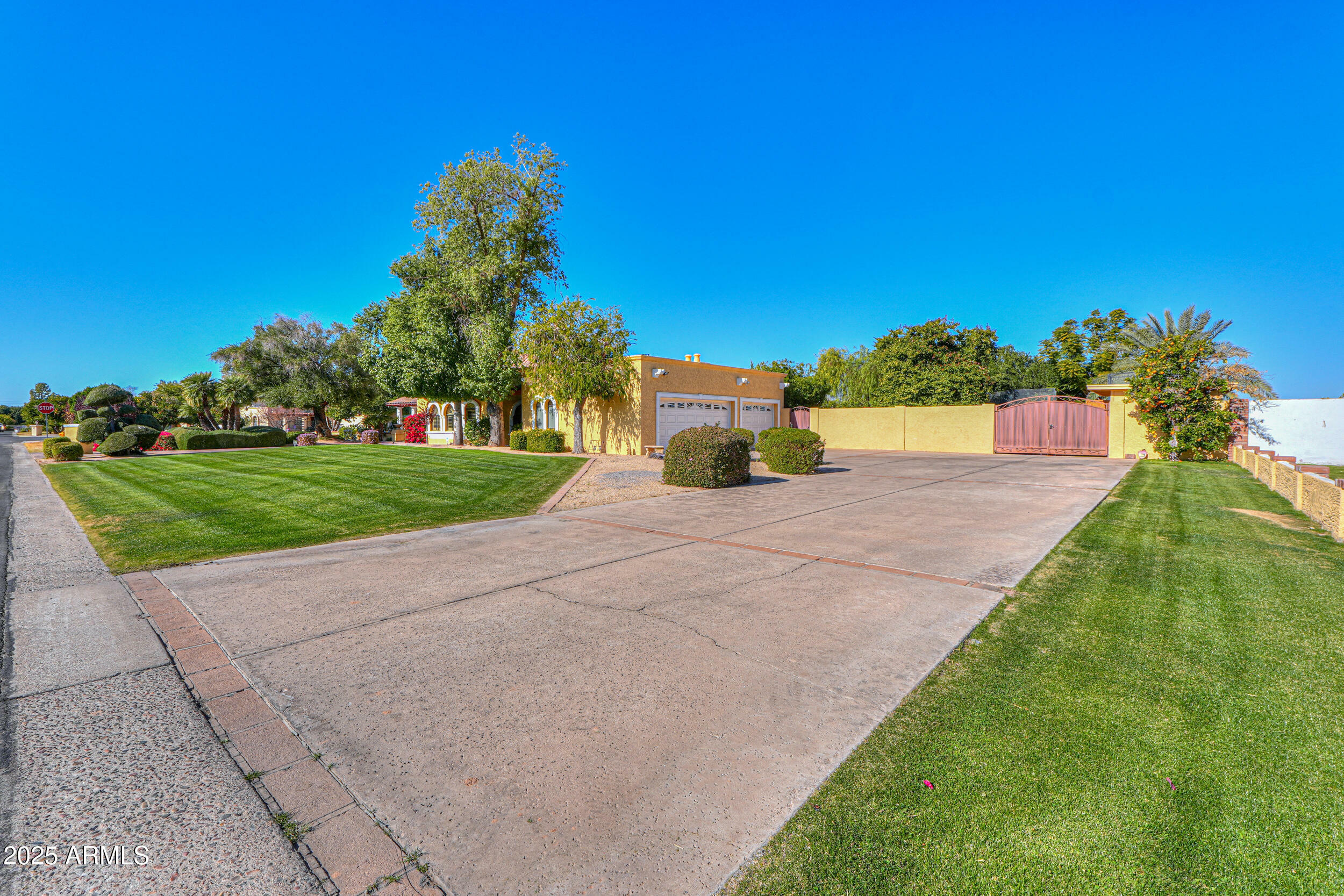 Property Photo:  3816 E Minton Place  AZ 85215 