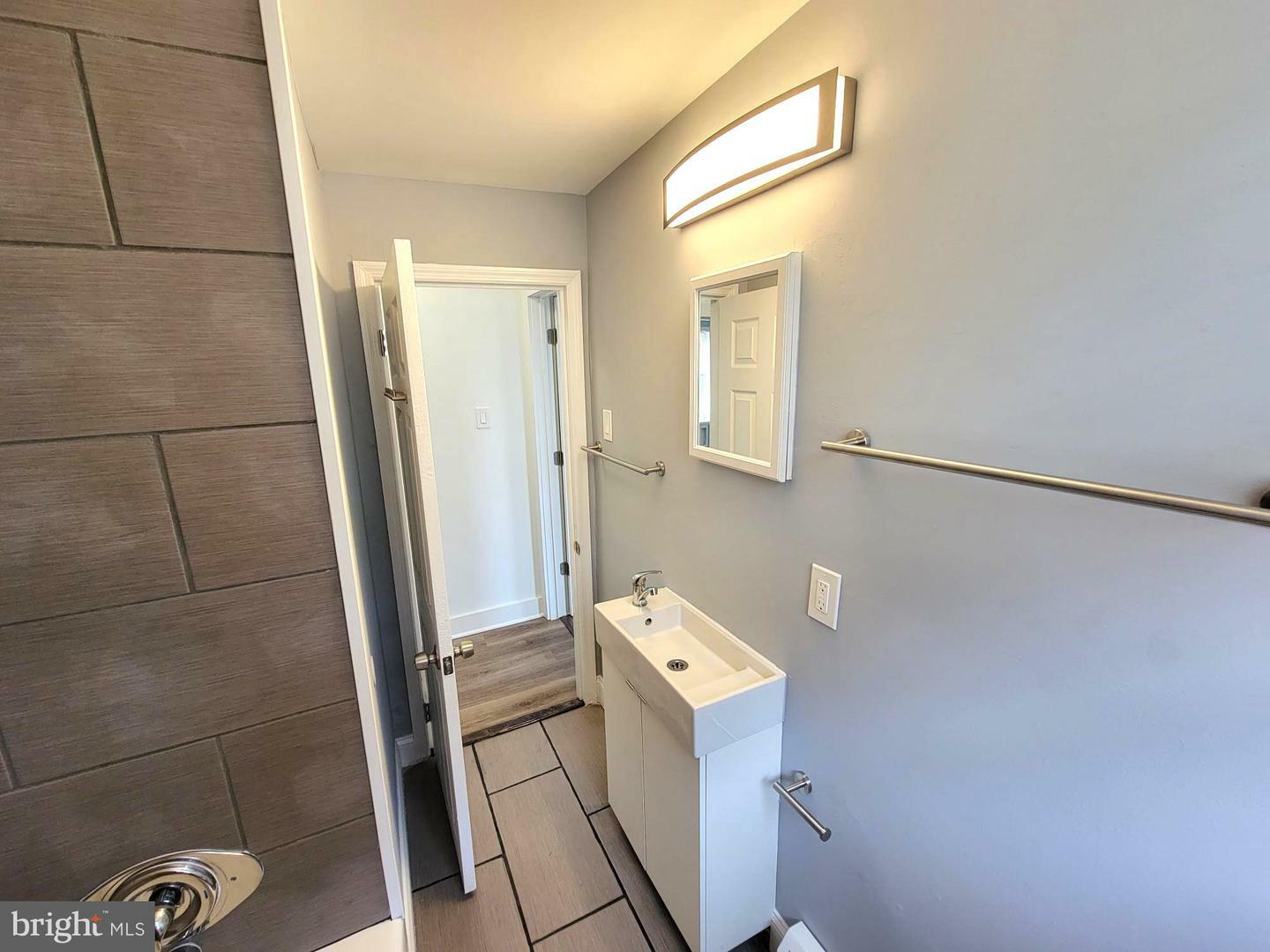 Property Photo:  184 Kendall Boulevard 1st Floor  NJ 08107 