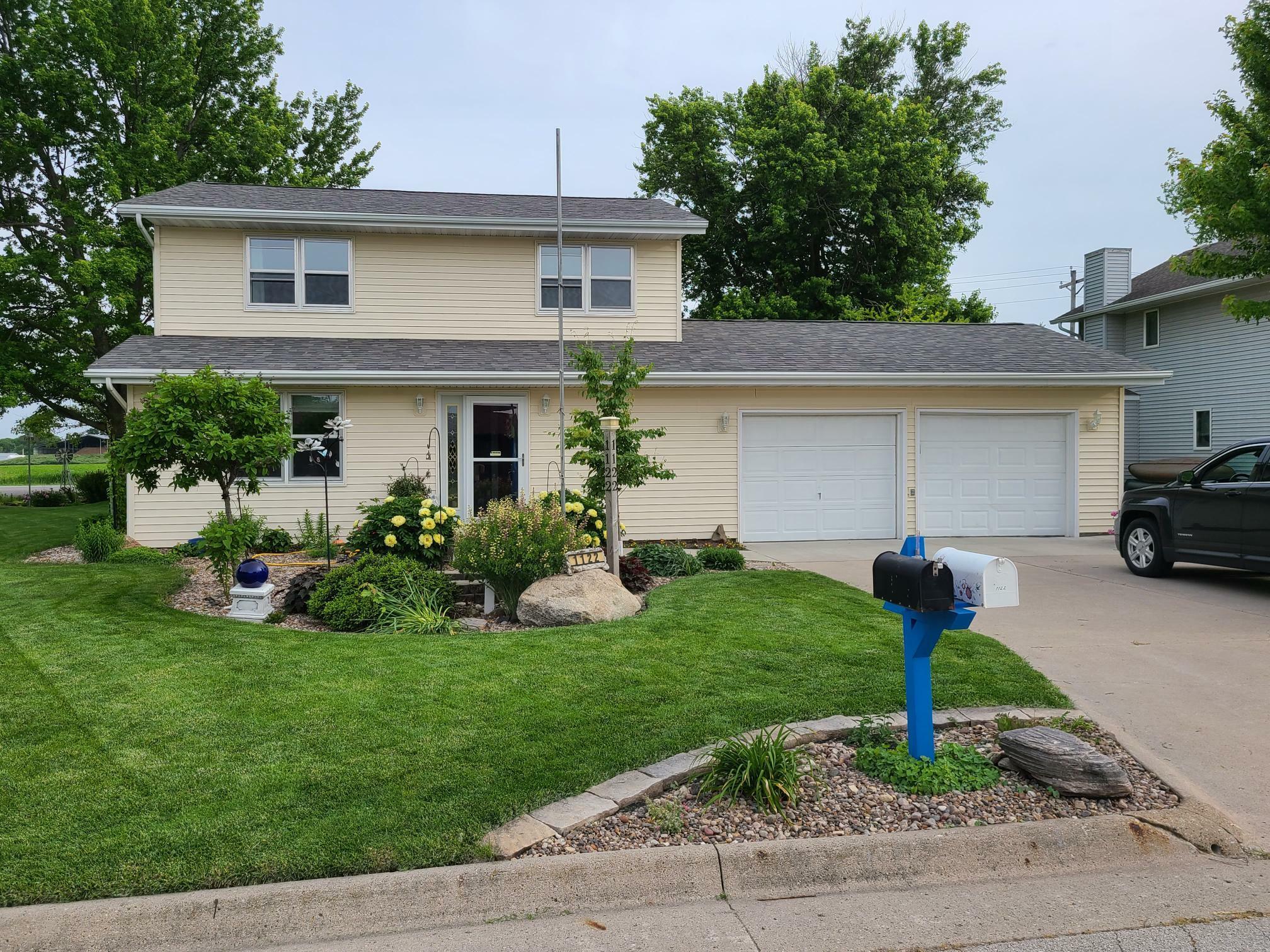 Property Photo:  1122 Twenty Oaks Drive  IA 50248 