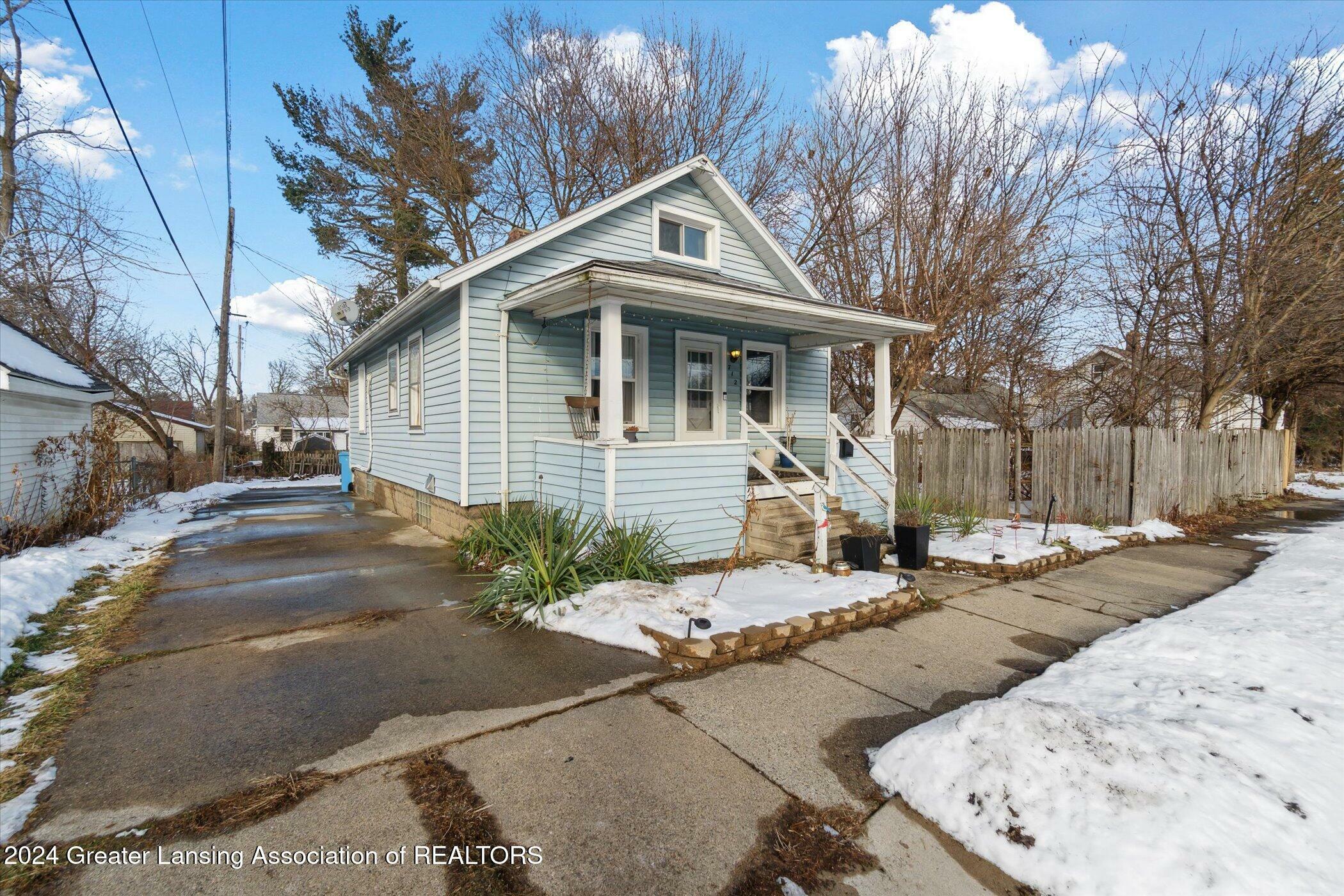 Property Photo: 712 Gordon Avenue MI 48910