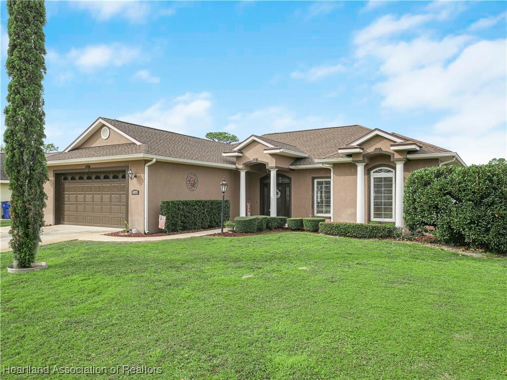 Property Photo:  4323 Medina Way  FL 33875 