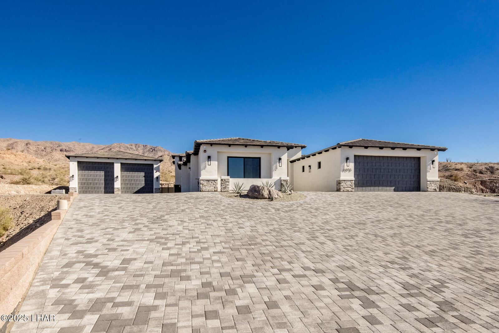 Property Photo:  6275 Corte Del Canto  AZ 86406 