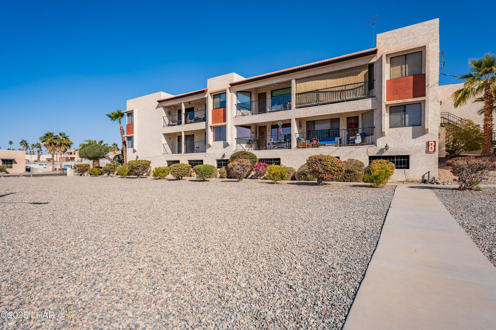 Property Photo:  500 Lake Havasu Ave B8  AZ 86403 