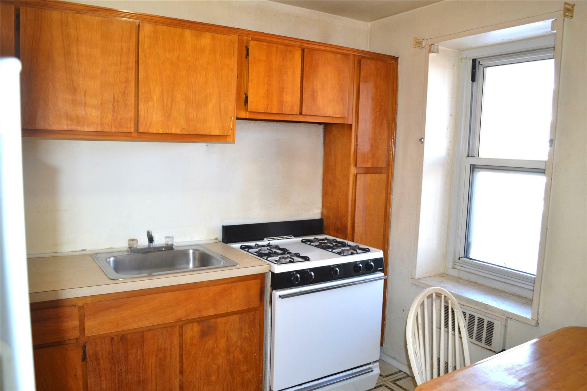 Property Photo:  370 Westchester Avenue 2N  NY 10573 