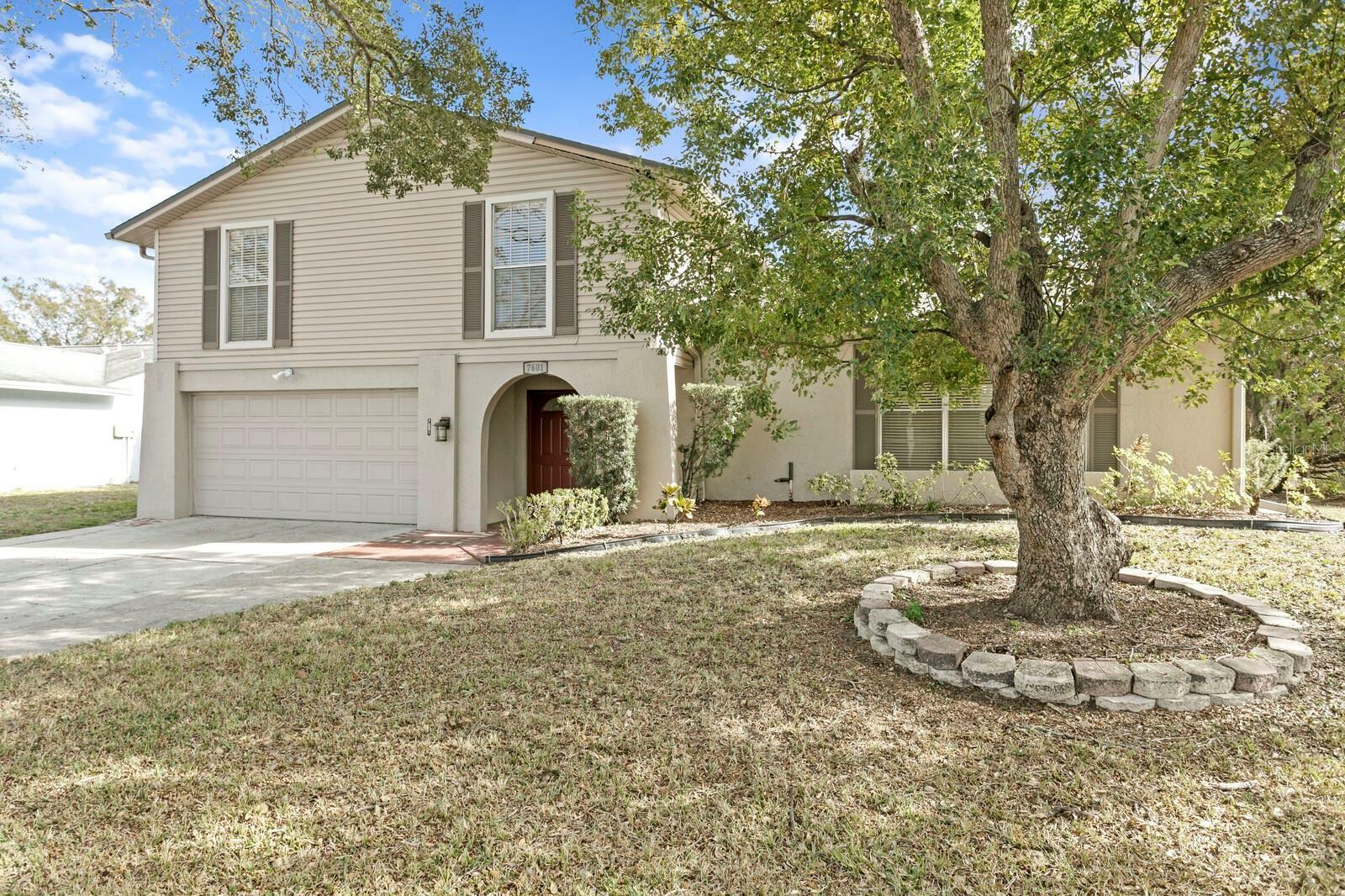 Property Photo:  7601 Oakmoor Drive  FL 33634 