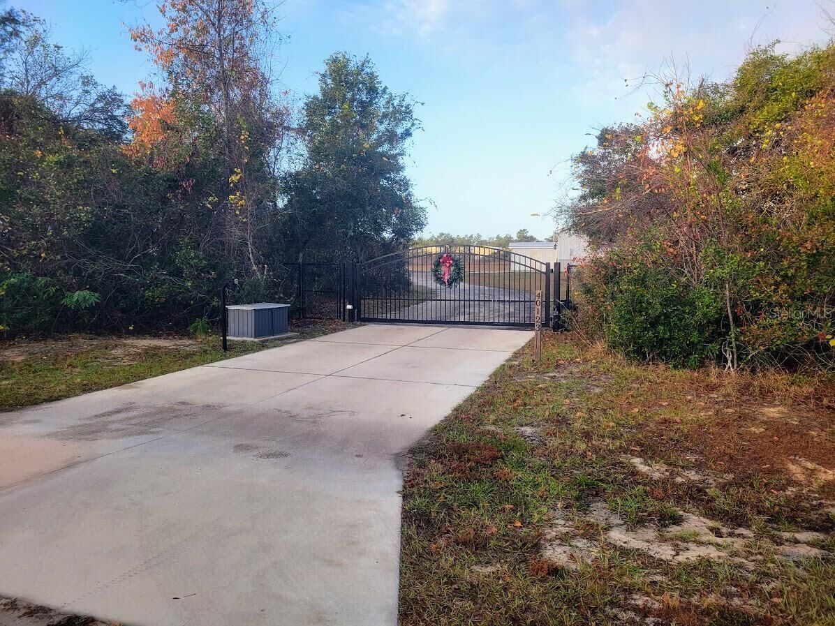 Property Photo:  40123 E 9th Avenue  FL 32784 