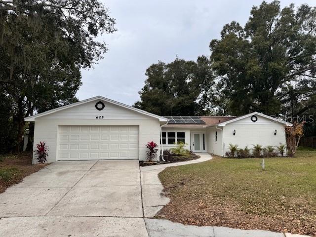 Property Photo:  605 Aldama Court  FL 34761 