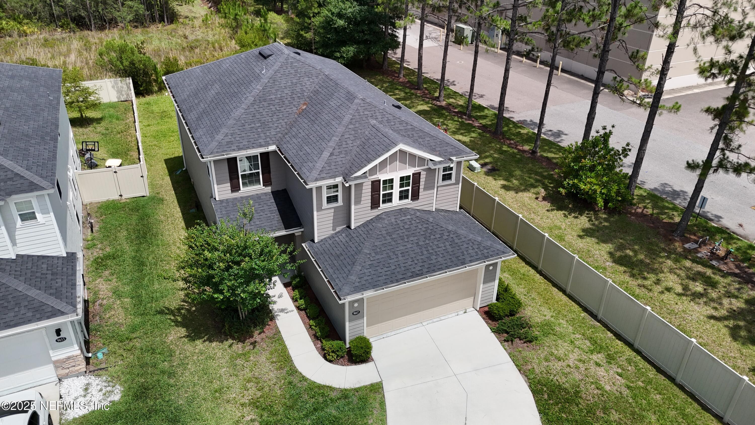 Property Photo: 9647 Bridgeway Avenue FL 32222