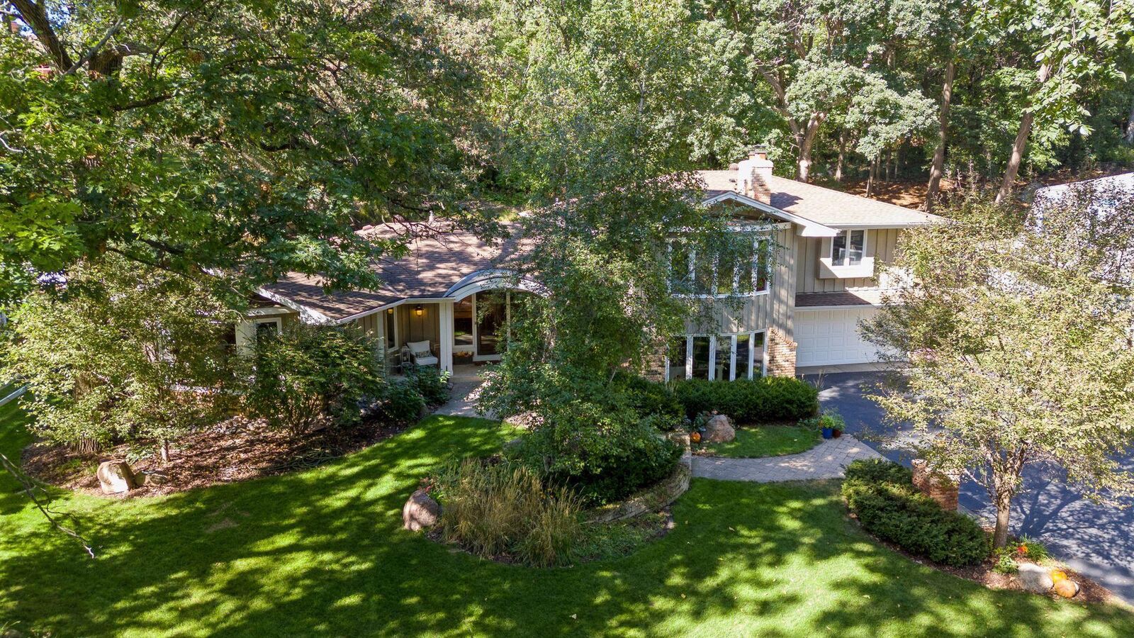 Property Photo: 6124 Scotia Drive MN 55439