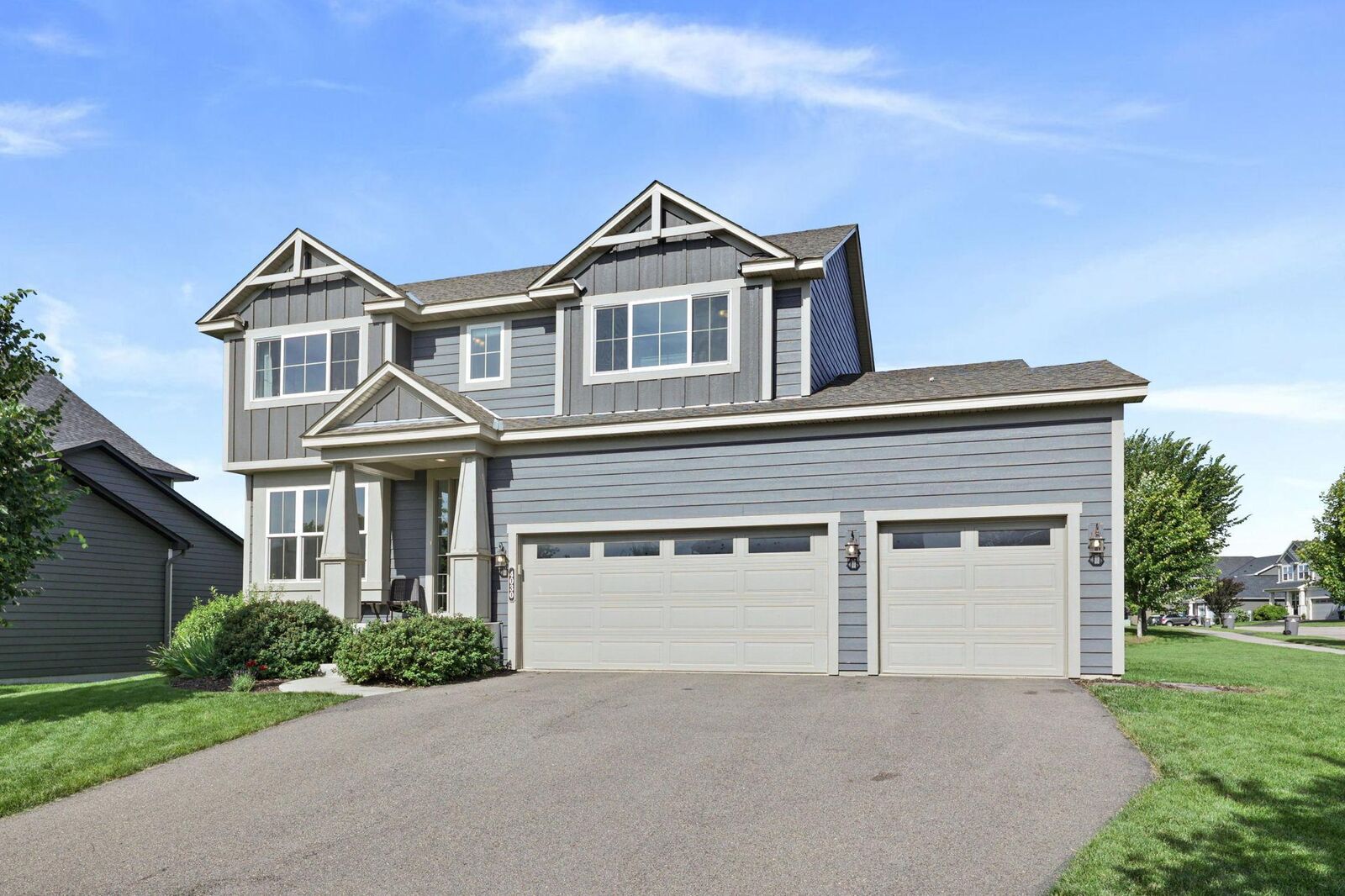 Property Photo:  4030 Grand Chevalle Parkway  MN 55318 
