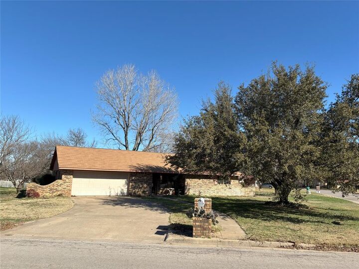 1405 N Prairie Wind Boulevard  Stephenville TX 76401 photo