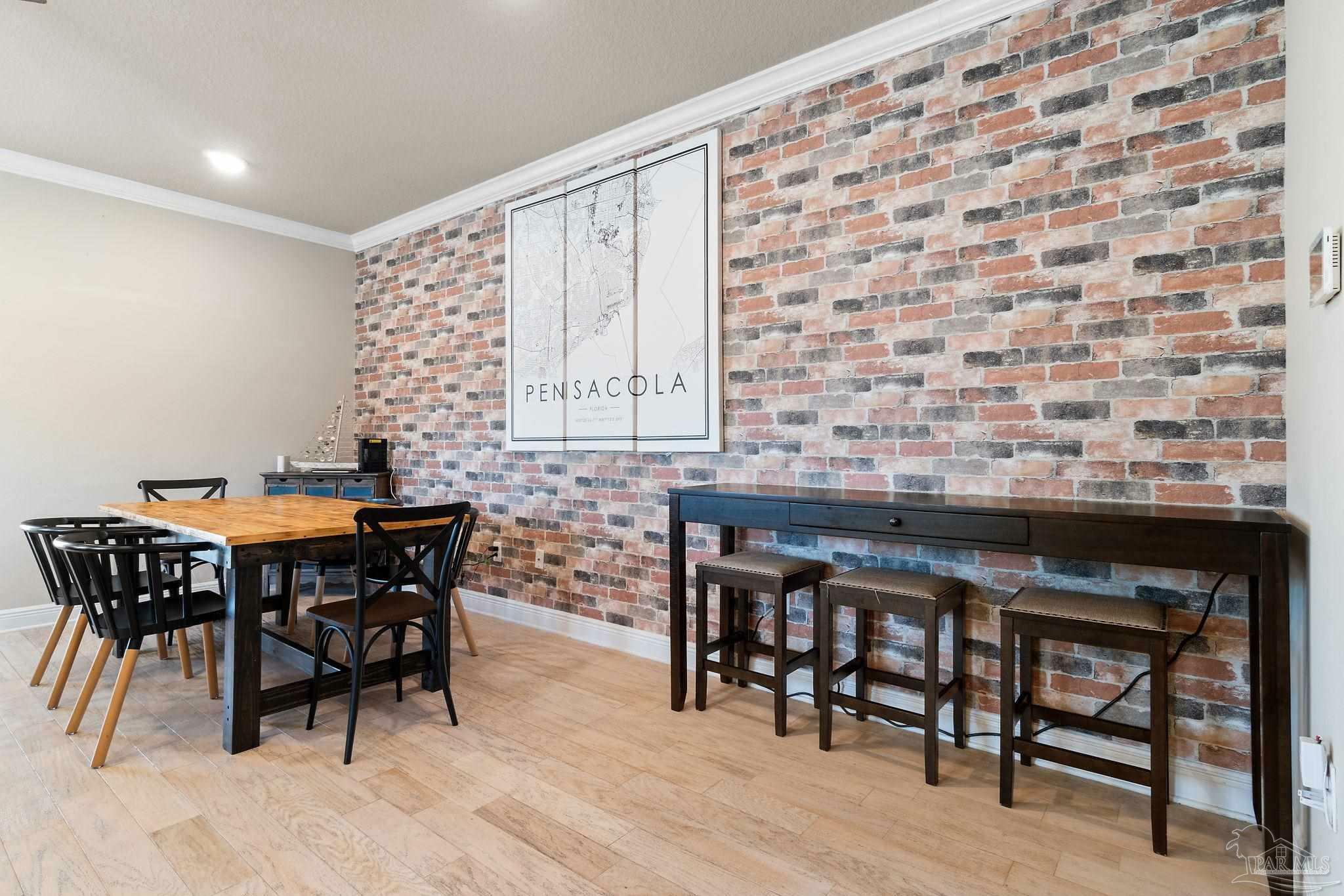 Property Photo:  365 S E St  FL 32502 