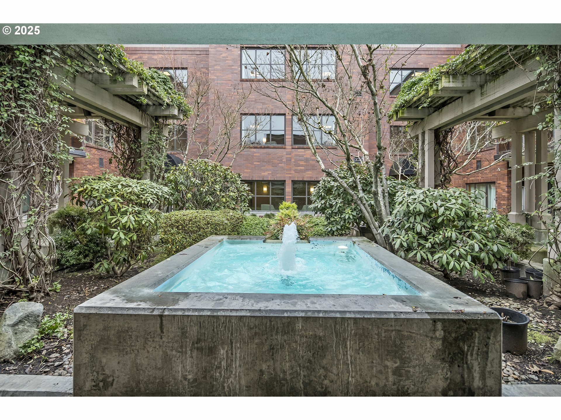 Property Photo: 300 W 8th St 218 WA 98660
