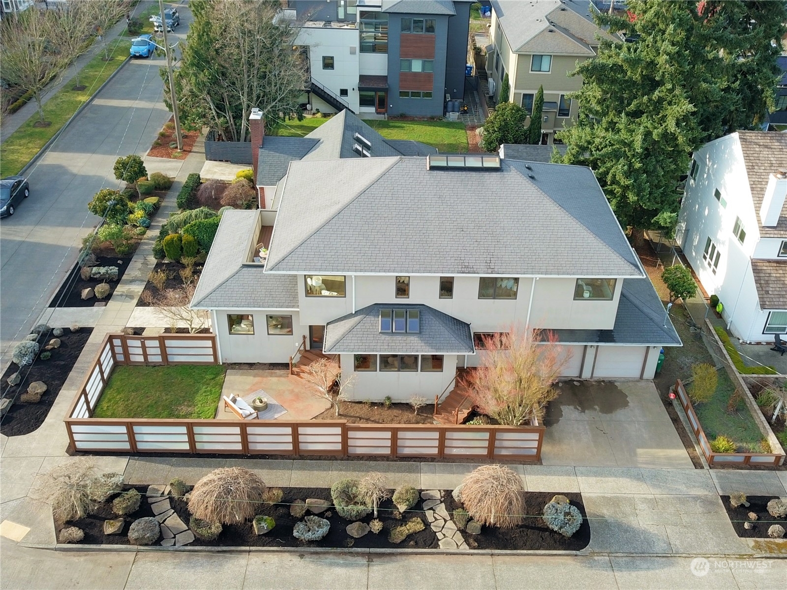 Property Photo:  3902 W Dravus Street  WA 98199 