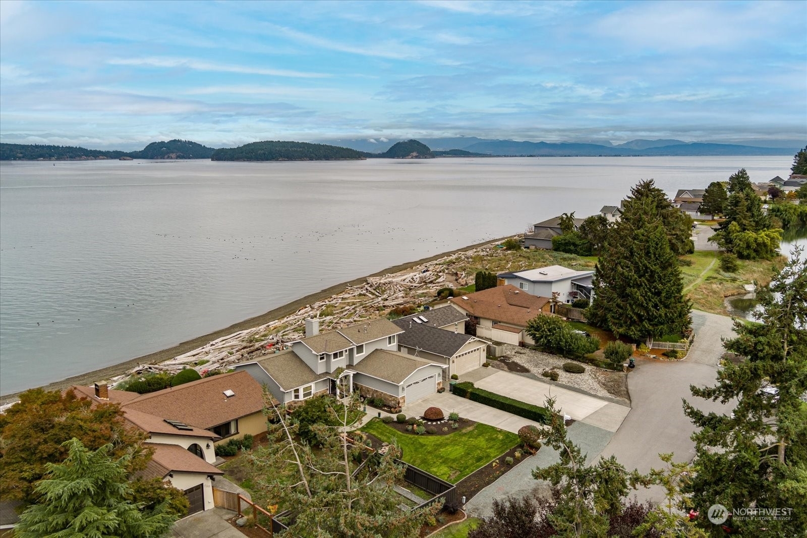 Property Photo:  743  Bay Front Lane  WA 98277 