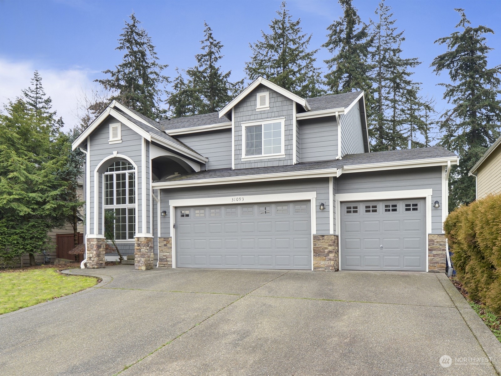 Property Photo:  31093  2nd Place SW  WA 98023 