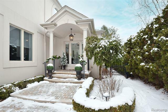 Property Photo: 722 Wallace Street MI 48009
