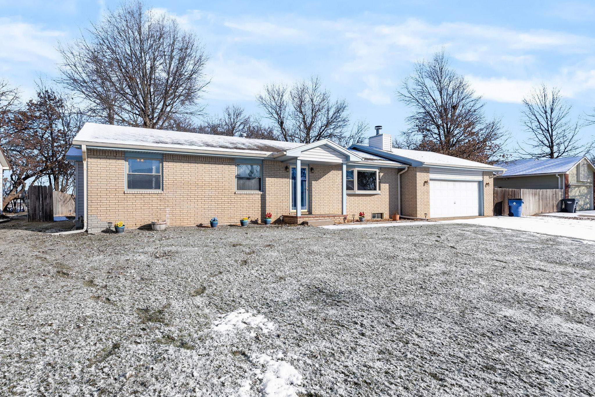 Property Photo:  5908 W 35th St S  KS 67215 