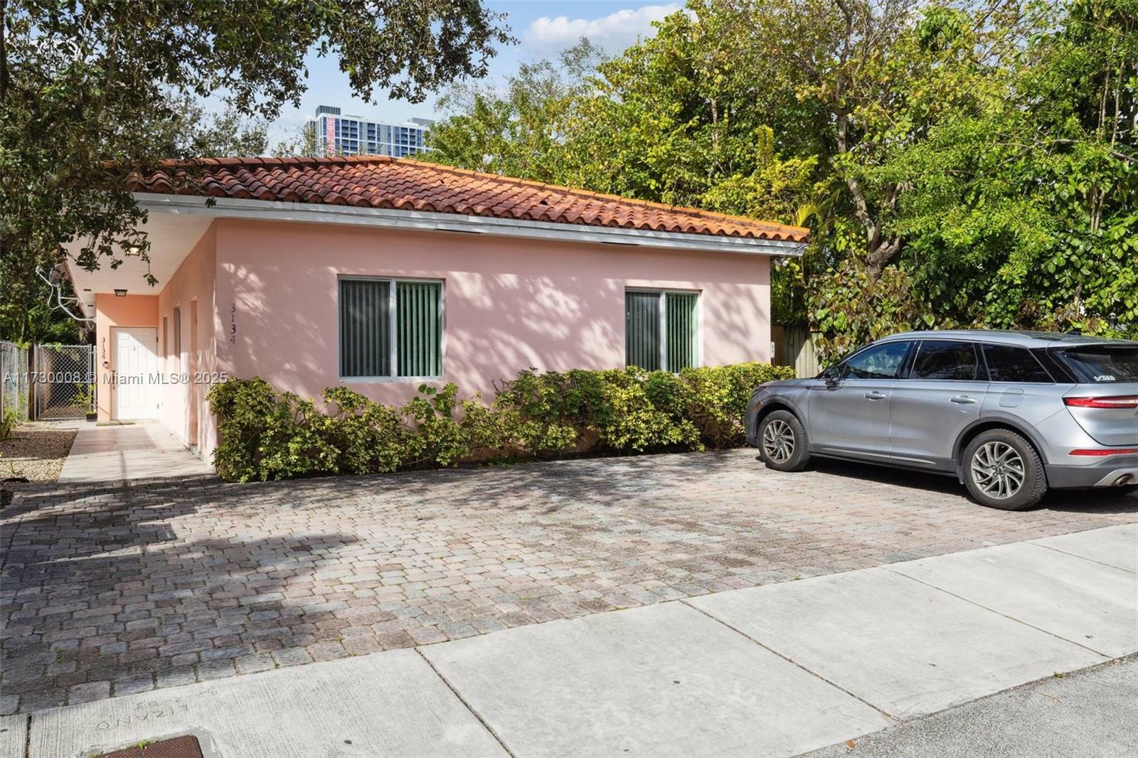 Property Photo:  3134 Hibiscus St 3134  FL 33133 