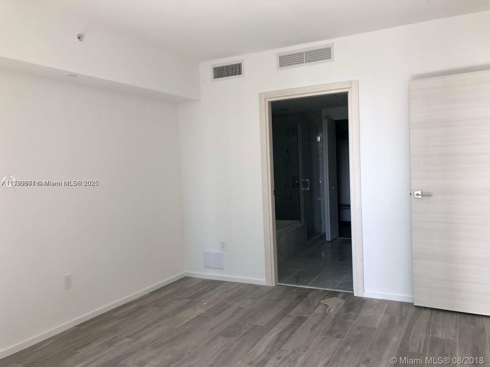 Property Photo:  801 S Miami Ave 2510  FL 33130 