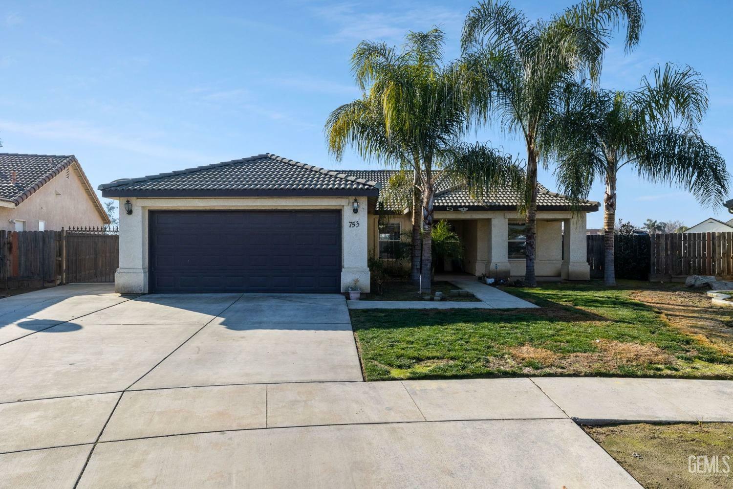 Property Photo:  753 Lassen Avenue  CA 93274 