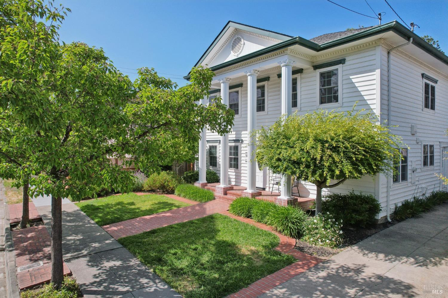 Property Photo: 272 Center Street CA 94901