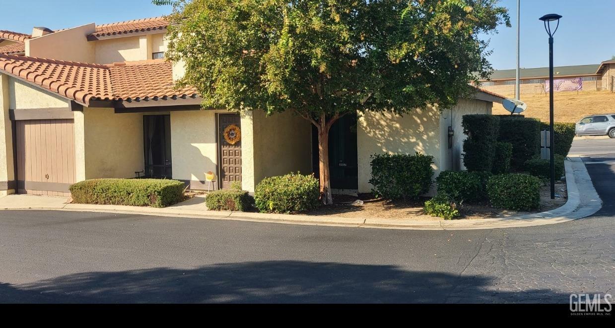 Property Photo:  3501 Bernard Street 33C  CA 93306 