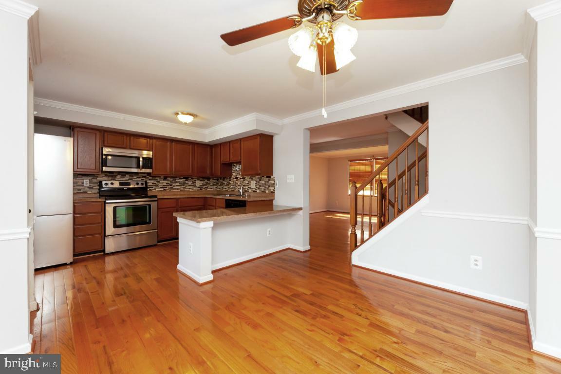 Property Photo:  12821 Evansport Place  VA 22192 