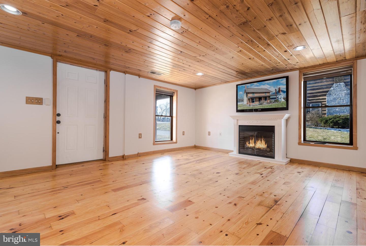Property Photo: 36 Runnymeade Road WV 25413