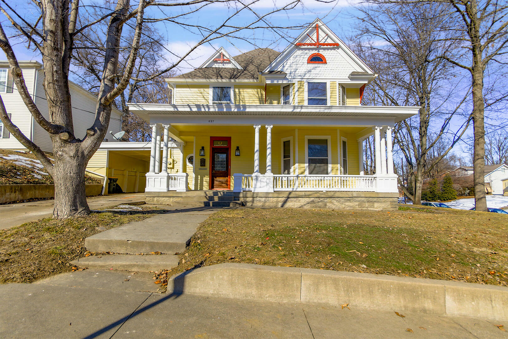 Property Photo:  627 Locust St  MO 65233 