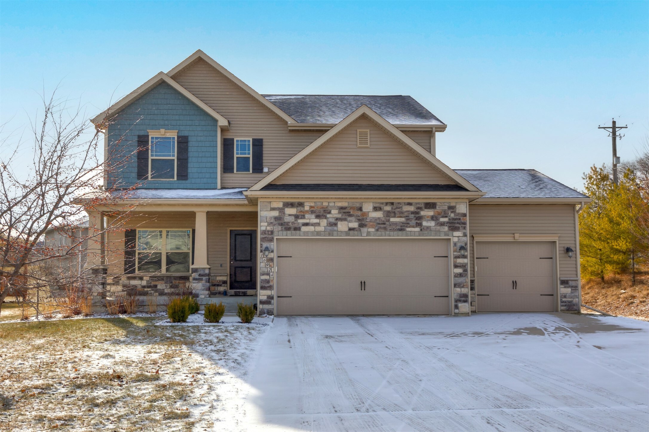 Property Photo:  16924 Prairie Drive  IA 50325 