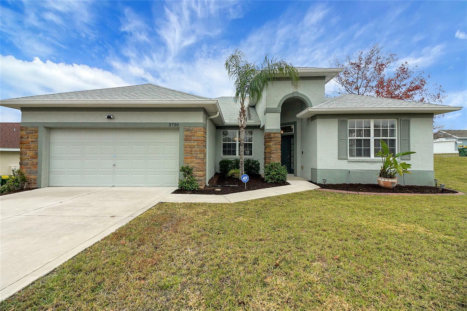 Property Photo:  2720 Savannah Drive  FL 34748 