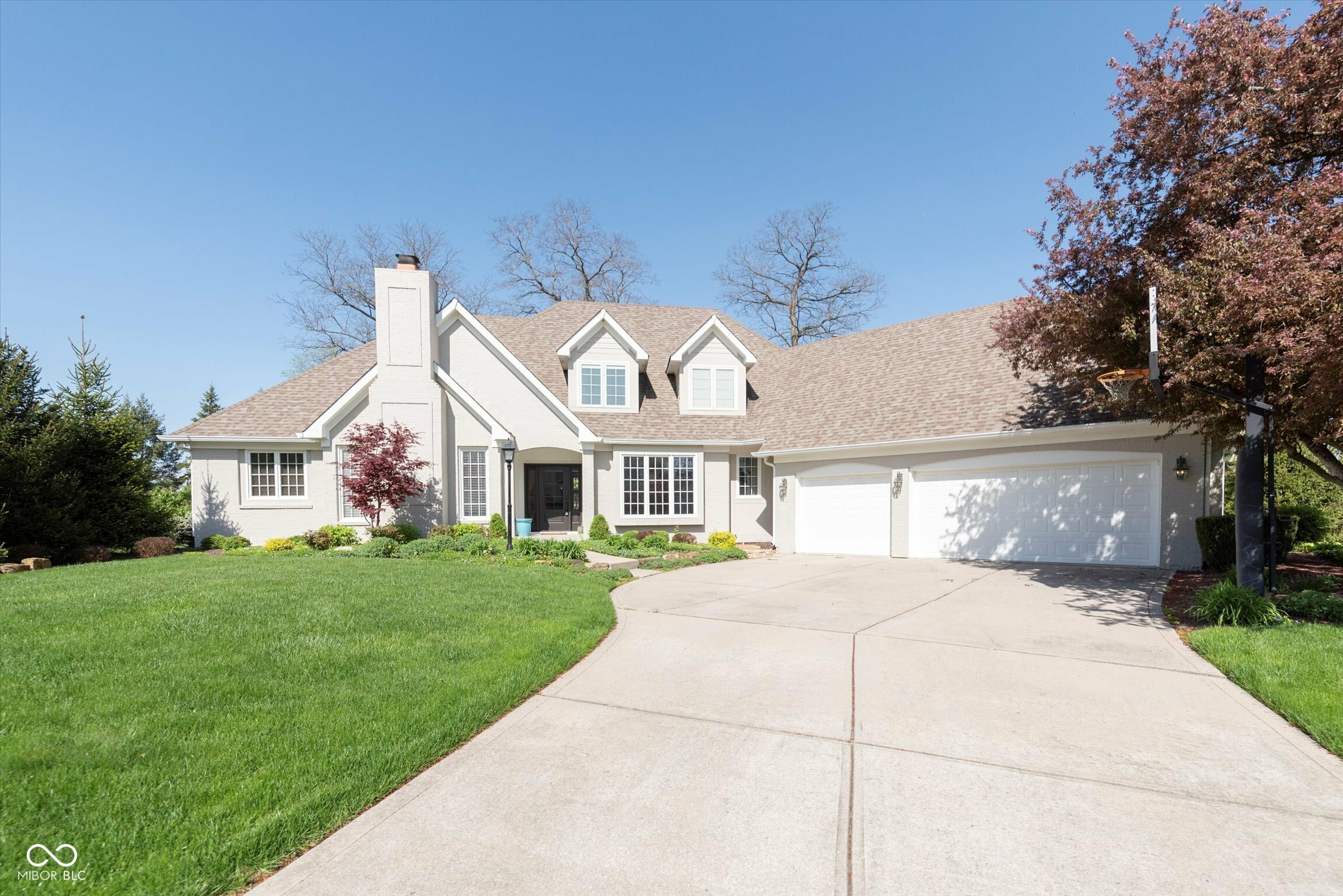 Property Photo: 10295 Summerlin Way IN 46037