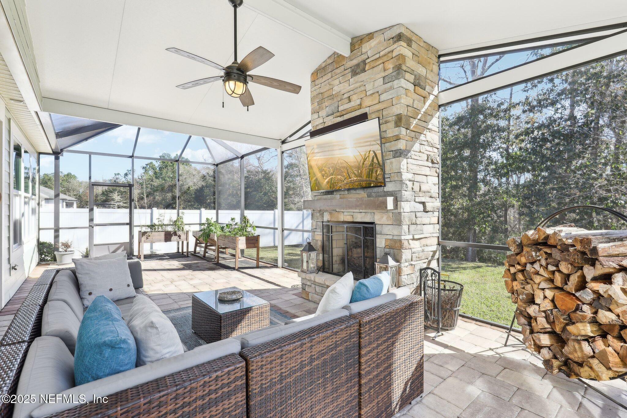 Property Photo: 1637 Orange Branch Trail FL 32259