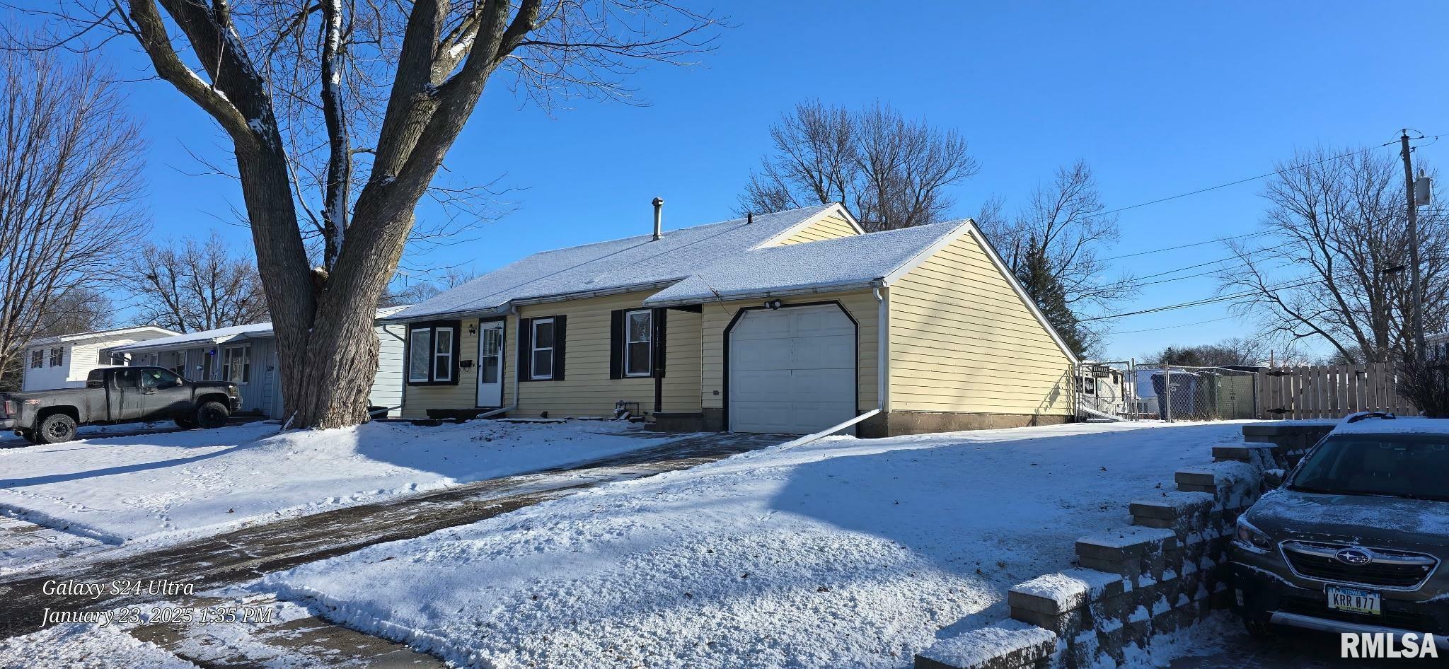 Property Photo:  1215 8th Avenue North  IA 52732 