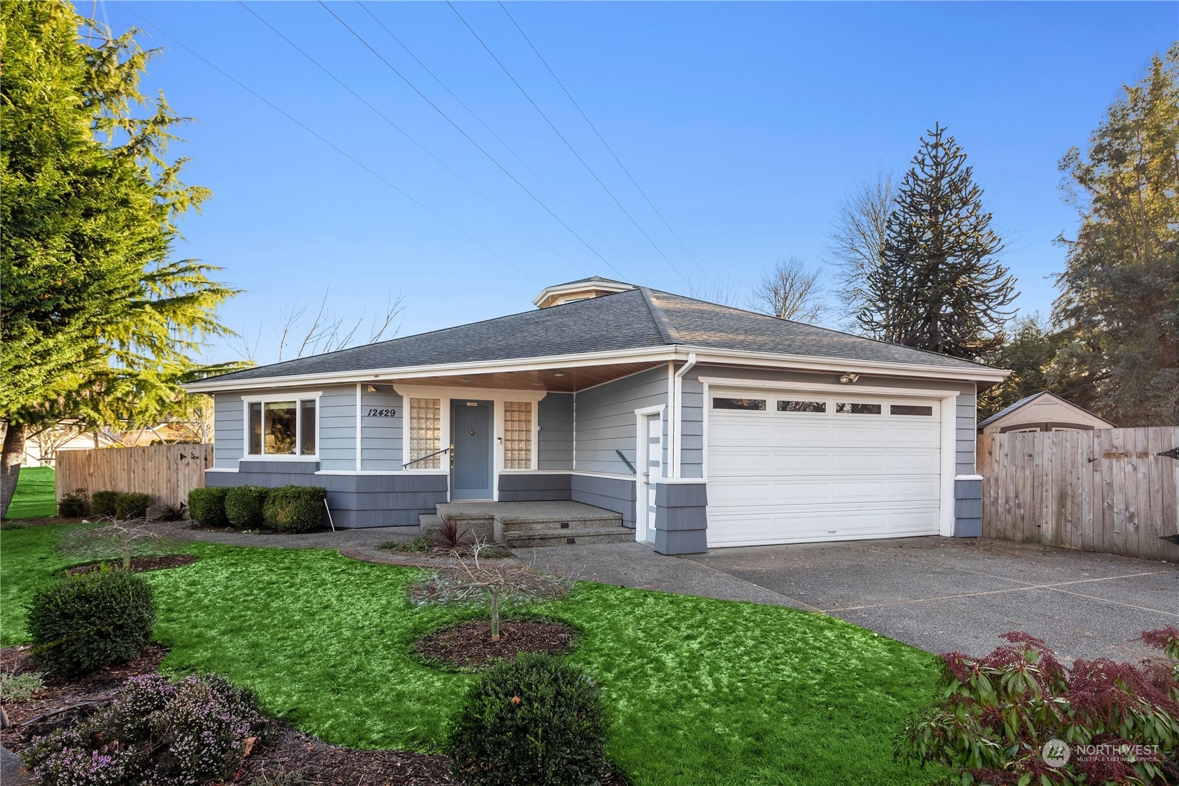 Property Photo:  12429 NE 95th Street  WA 98033 