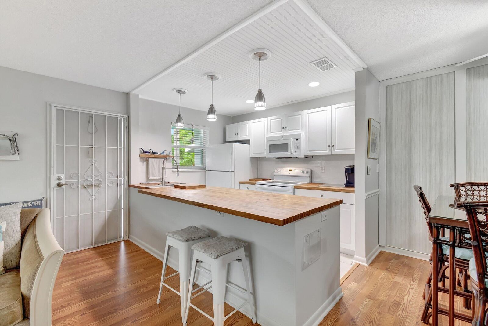 Property Photo: 672 High Point Boulevard N D FL 33445
