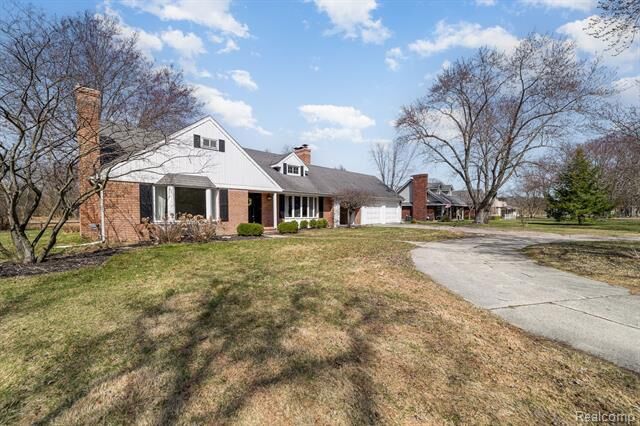 Property Photo: 1120 W Walnut Street MI 48655