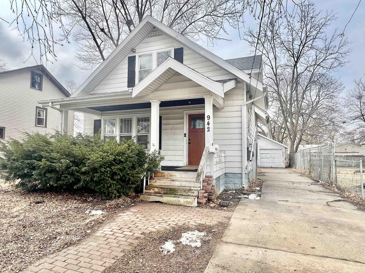 Property Photo:  942 Moore Street  WI 53511 