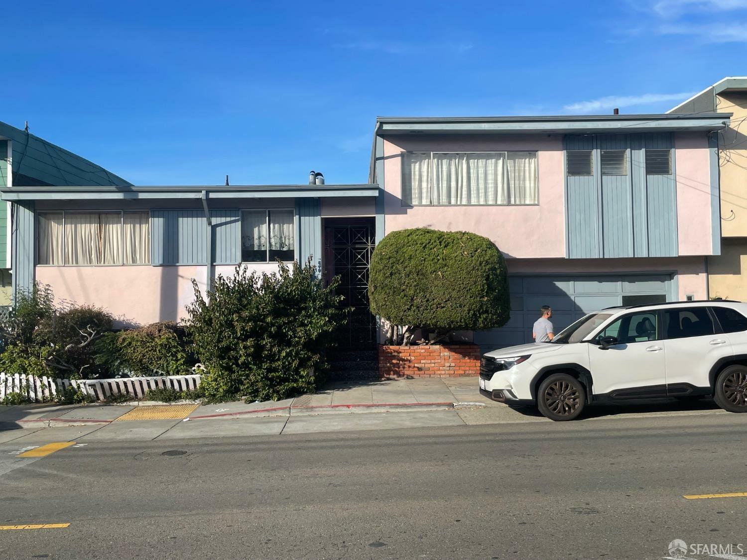 Property Photo:  657 Silver Avenue  CA 94134 