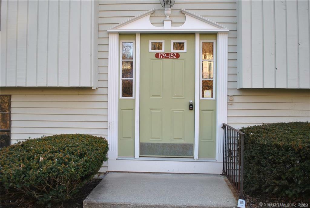 Property Photo:  179 Aspetuck Village 179  CT 06776 