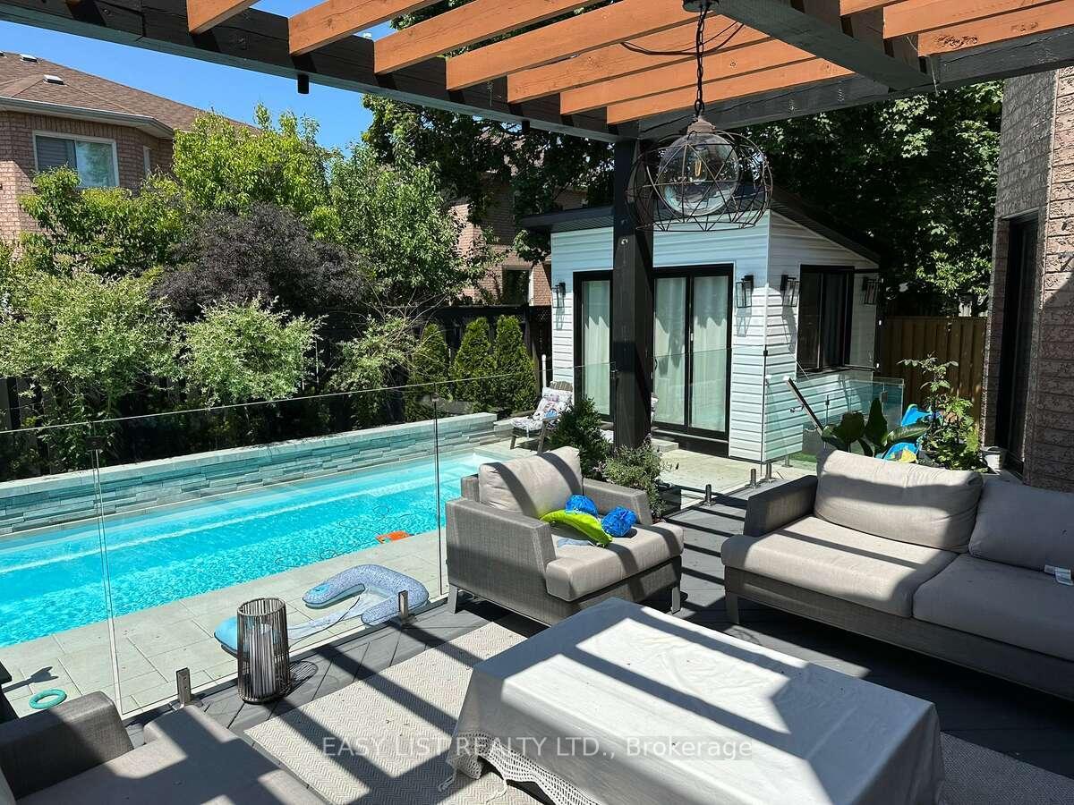 Property Photo: 6 Devonridge Crescent ON M1C 5B1