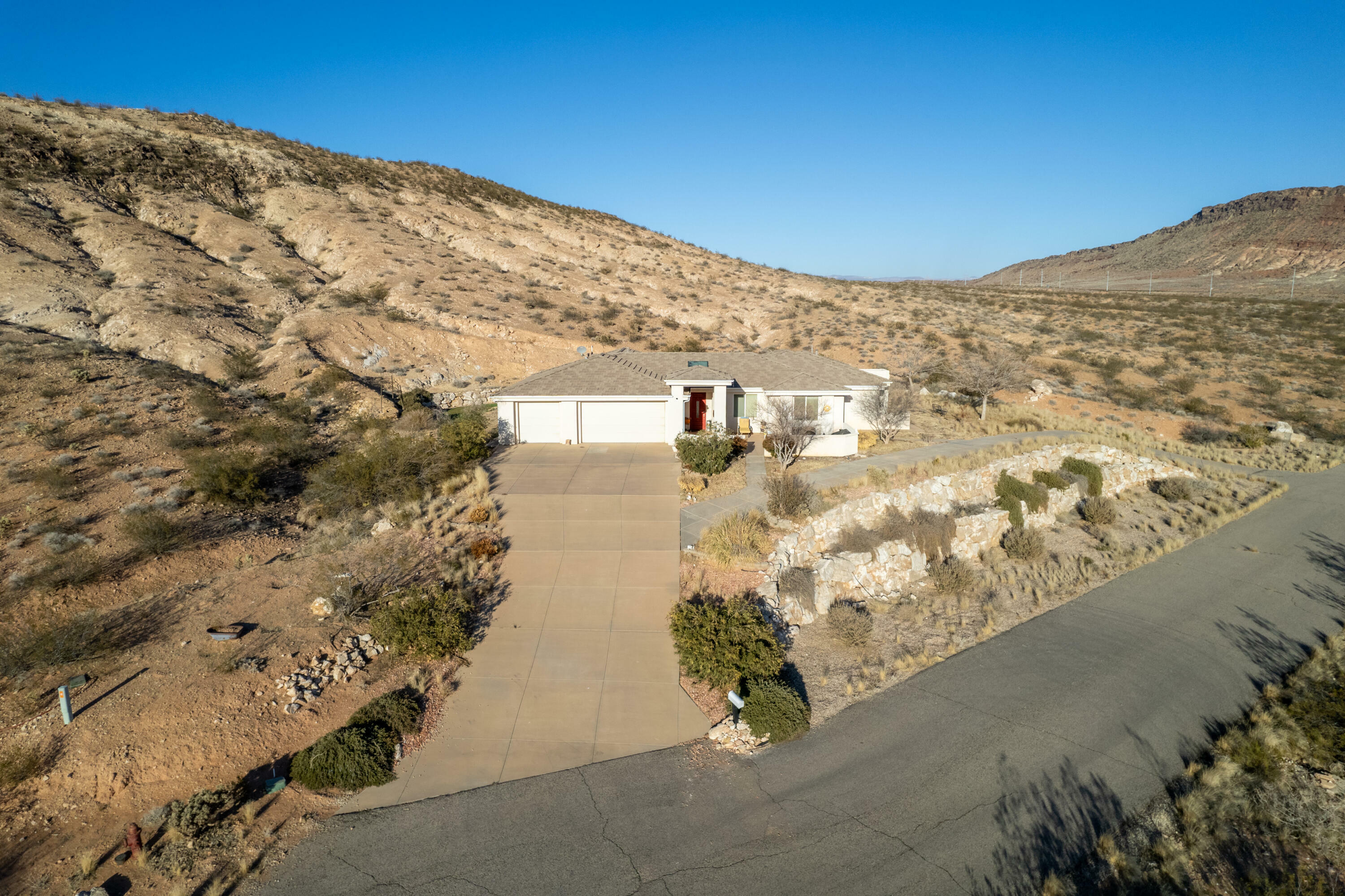 Property Photo: 1529 Majestic Dr UT 84780