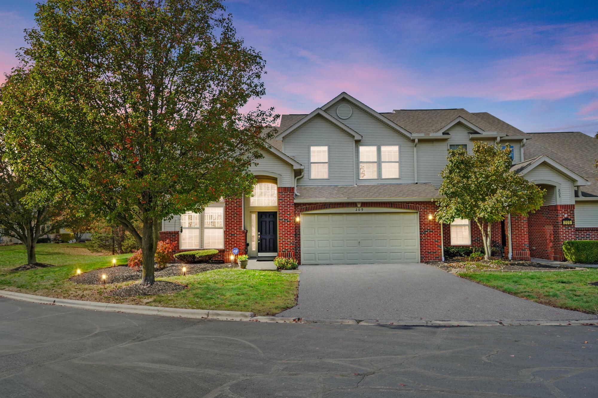 Property Photo: 209 Postage Circle OH 43147
